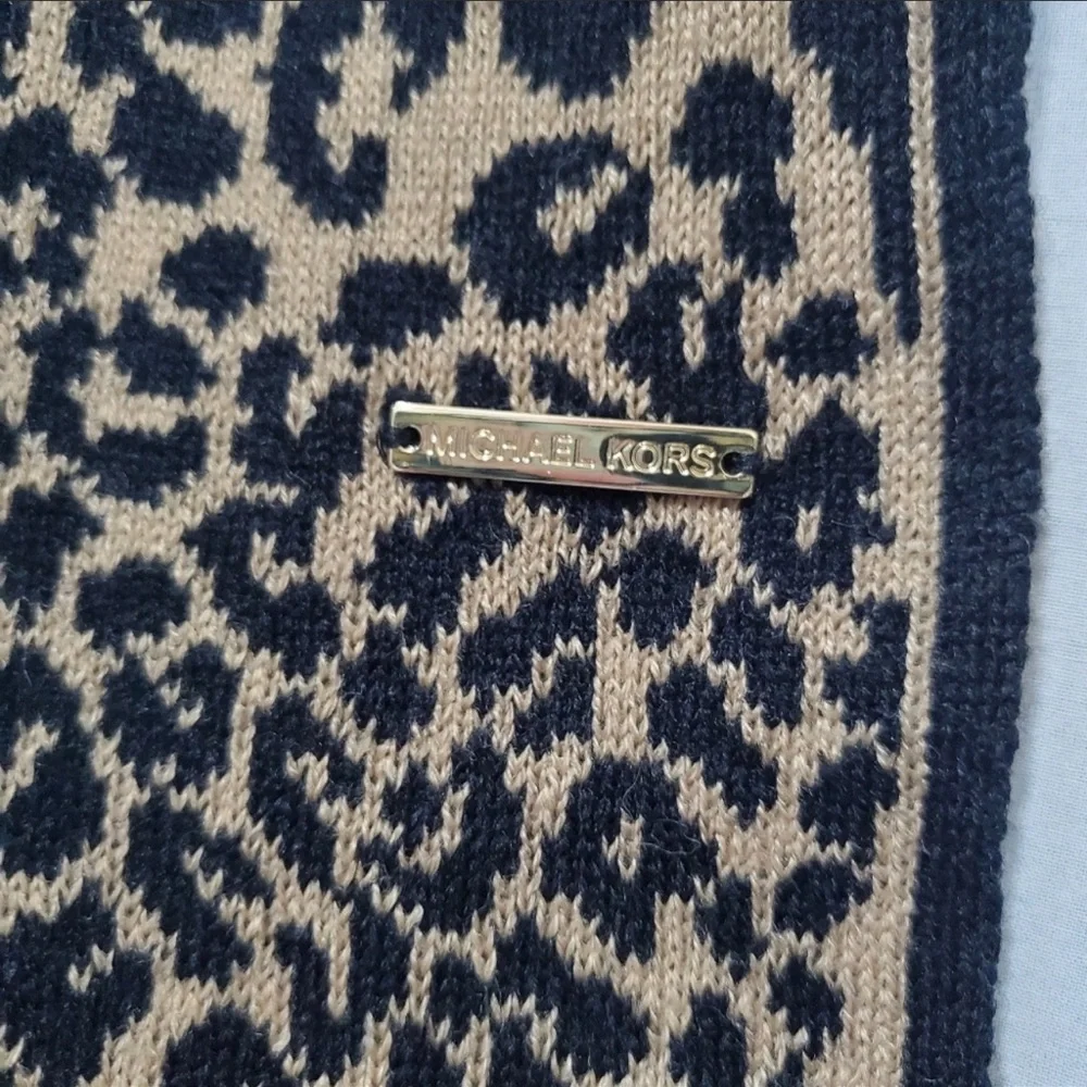 Michael Kors Infinity Scarf Leopard Reversible Winter Warm Fashion Animal Print - Picture 9 of 12